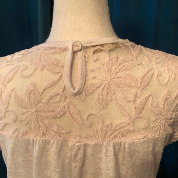 Beautiful Lavender Lace Top - Picture 6 of 7